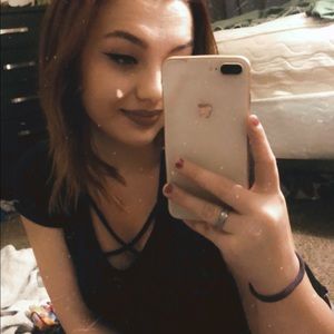 Meet your Posher, Alexis